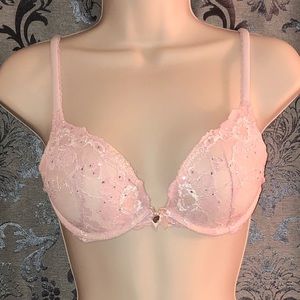 Victoria’s Secret light pink bra